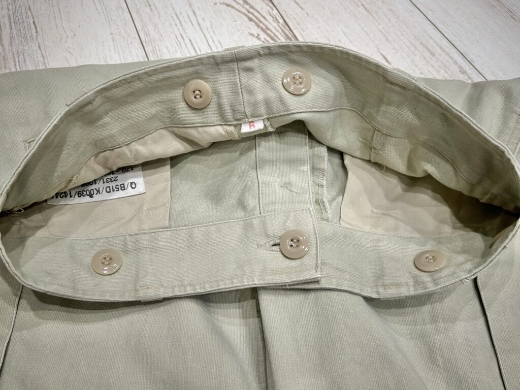 サスペンダーボタン1